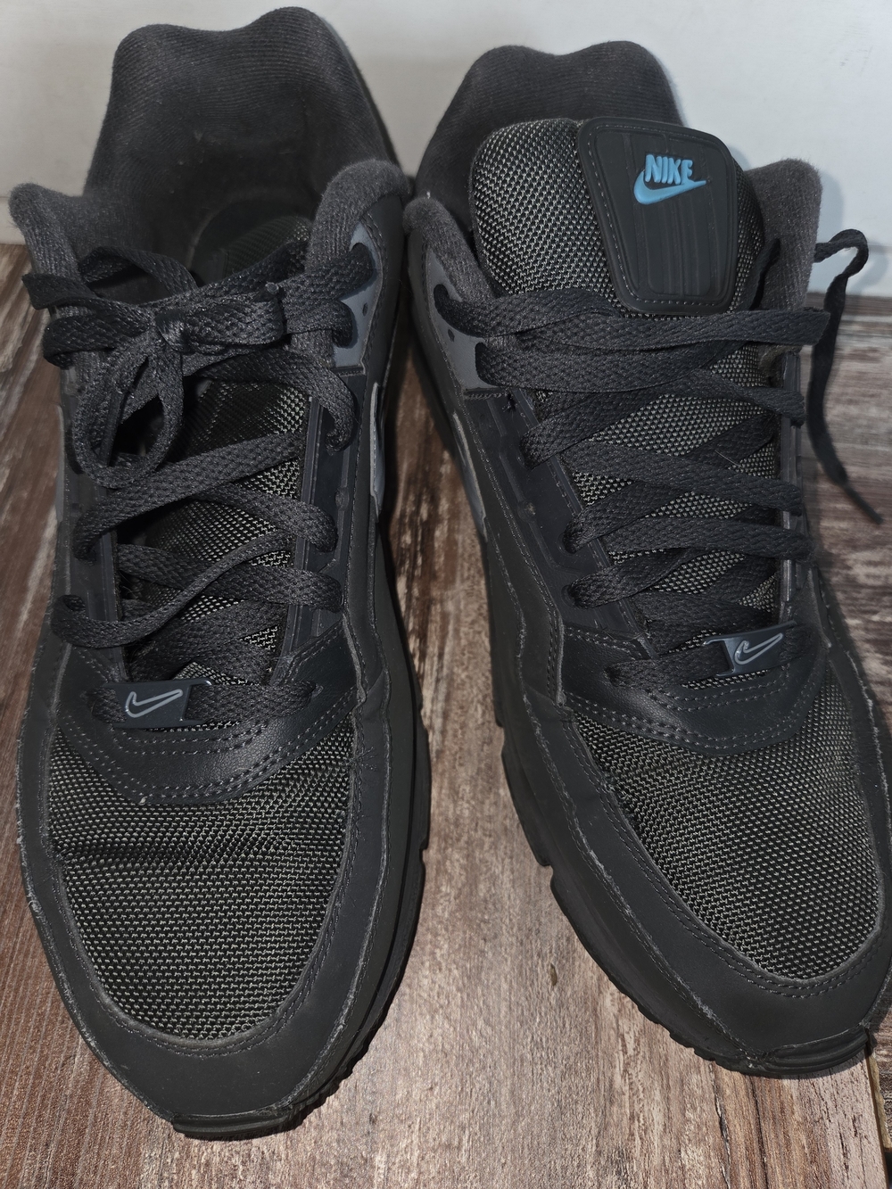 Nike Men’s Black Athletic Sneakers